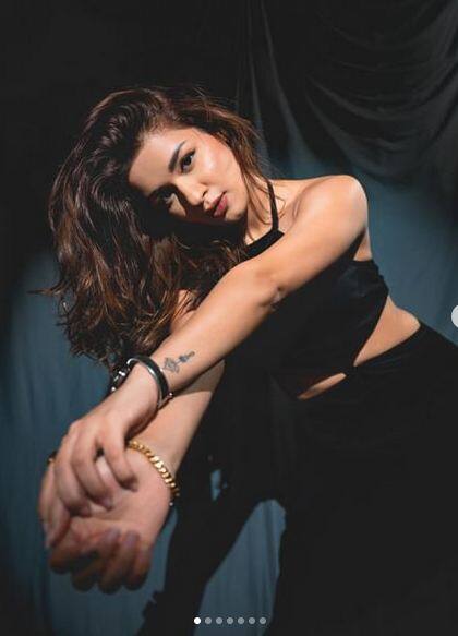 ਅਵਨੀਤ ਨੇ ਬਲੈਕ ਆਊਟਫਿਟ 'ਚ ਸ਼ੇਅਰ ਕੀਤੀਆਂ ਗਲੈਮਰਸ ਤਸਵੀਰਾਂ