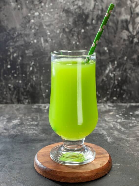 ग्लोइंग स्किन के लिए पिएं नोनी का जूस