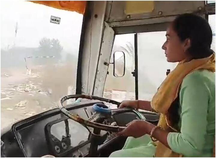 Uttar Pradesh Transport Corporation wife is driving bus and her husband is conductor ANN Bulandshahr News: चर्चा में यूपी का ये कपल... जिस रोडवेज बस को चला रही पत्नी, उसी में पति काट रहा यात्रियों की टिकट