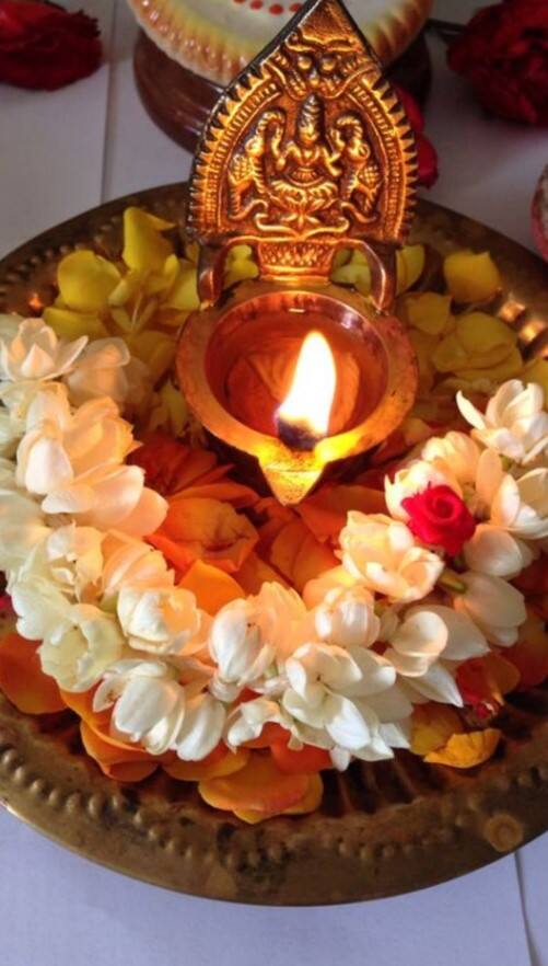 Diwali 2023: માતા લક્ષ્મીને પ્રસન્ન કરવા વાસ્તુ અનુસાર કરો સજાવટ