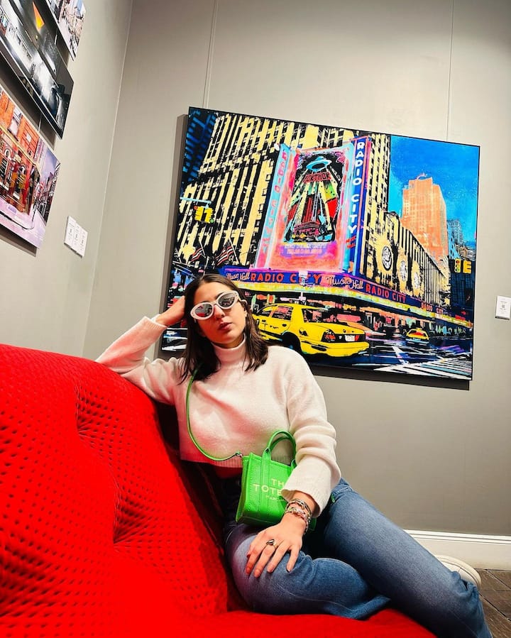 বলিউডের এই দুই স্টারকিডকে নিয়ে সাজানো হয়েছে 'কফি উইথ কর্ণ'-র আগামী শো। টিজারেই সারা আলি খানের কথায় উঠে এল শুভমন গিলের প্রসঙ্গও!