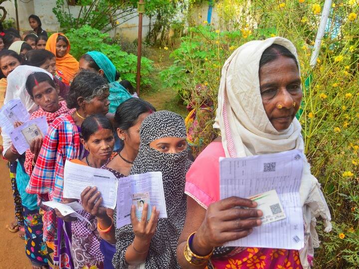 Chhattisgarh Assembly Elections 2023 Bastar Division 126 villages Voter Cast their Vote First time after Independence Chhattisgarh Election 2023: 'बुलेट' पर 'बैलेट' भारी, बस्तर संभाग के 126 गांव के लोगों ने आजादी के बाद पहली बार की वोटिंग