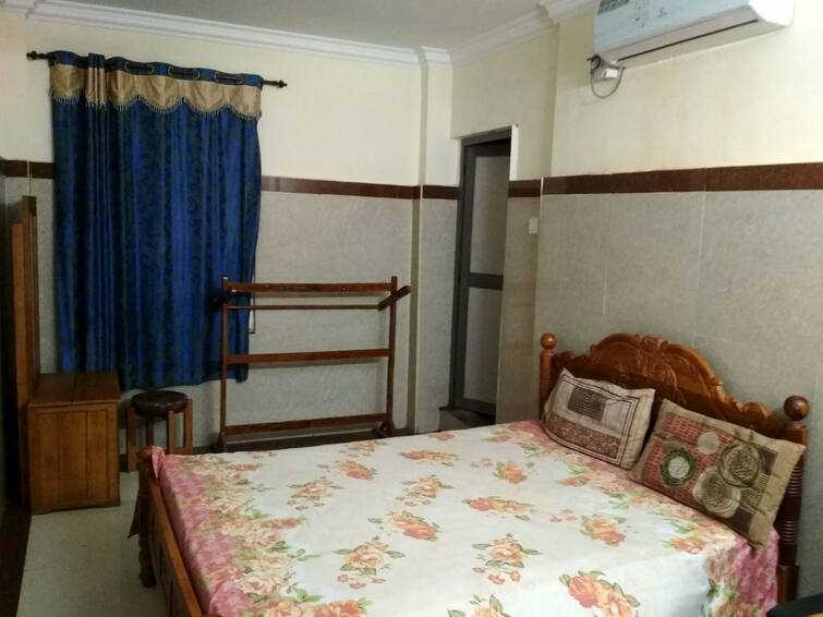 IRCTC indian railways retiring room available at railway station for 100 to 700 rupees know details IRCTC Rooms: రైల్వే స్టేషన్‌లోనే హోటల్‌ రూమ్‌ లాంటి గది, 100 రూపాయలతో బుక్‌ చేయొచ్చు