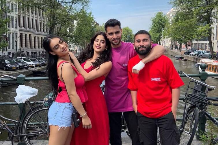 Janhvi Kapoor, Nysa Devgan BF Orry Shares A Close Bond With Rakhi Sawant; Says  'Friendship Is A Complicated Thing' Janhvi Kapoor, Nysa Devgan's BF Orry Once Waited Tables; Also Shares Close Bond With Rakhi Sawant