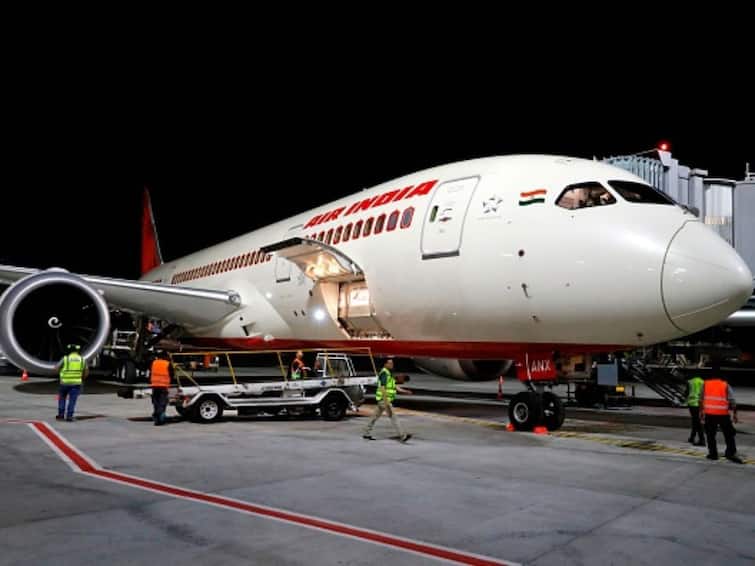 DGCA Imposes Penalty Of Rs 10 lakh On Air India For Violation Of Civil Aviation Requirement DGCA Issues Show Cause Notice To Air India For Violation Of Civil Aviation Requirement