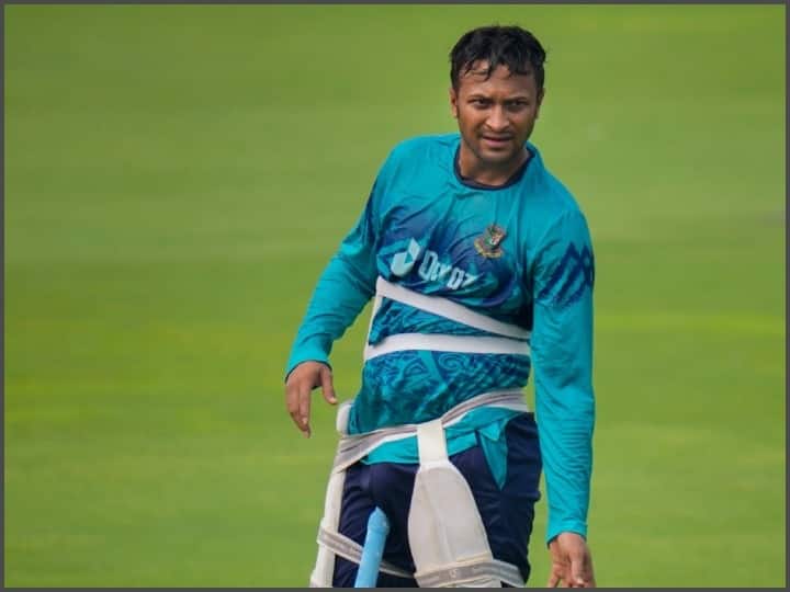 Bangladesh captain Shakib Al Hasan ruled out from World Cup 2023 due to injury in index finger Shakib Al Hasan: वर्ल्ड कप में दूसरी जीत के बाद बांग्लादेश को लगा बड़ा झटका, शाकिब अल हसन टूर्नामेंट से हुए बाहर 