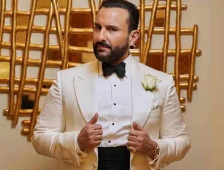 saif ali khan fan pushes him to get a selfie actor almost fell watch video   Selfie લેવાના ચક્કરમાં ચાહકે હદ પાર કરી, પડતા-પડતા બચ્યો સૈફી અલી ખાન, જુઓ VIDEO 