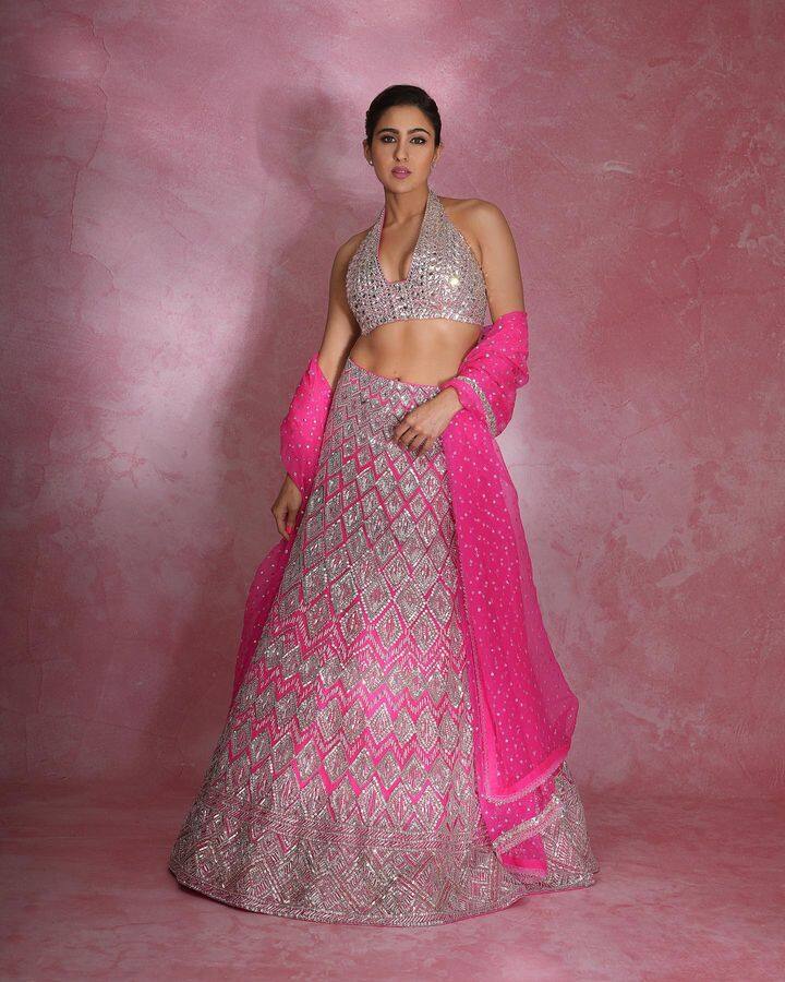 आता पार्टीच्या एका दिवसानंतर अभिनेत्रीने एक मोठा खुलासा केला आहे. साराने सांगितले की, तिने अवघ्या दोन आठवड्यात पोटाची चरबी कमी केली आहे.