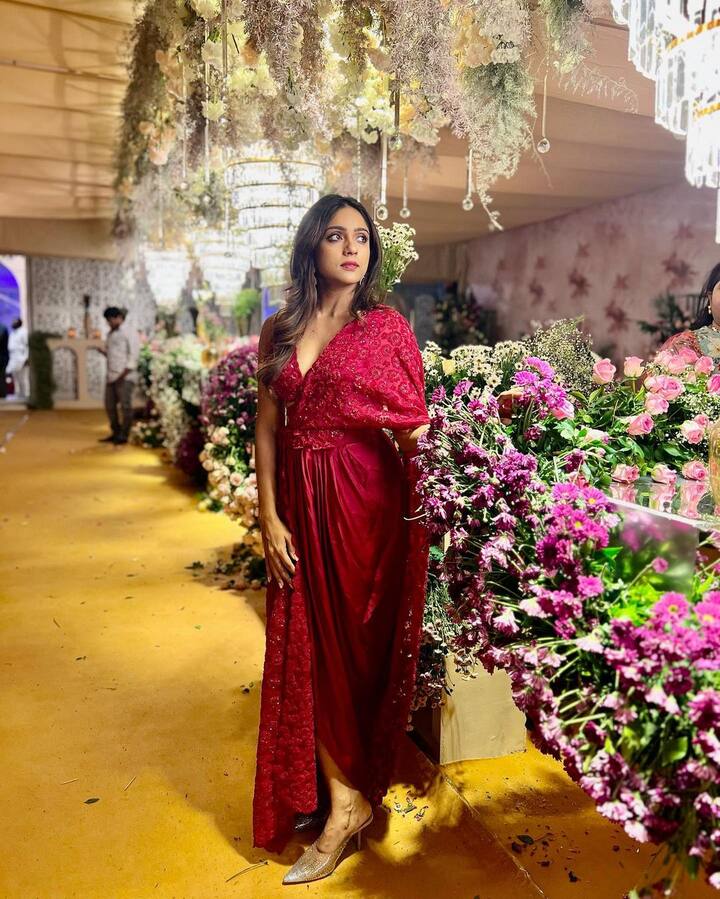 నిహారిక ఫ్రెండ్స్ (Image Credit: Vithika sheru/ Instagram)