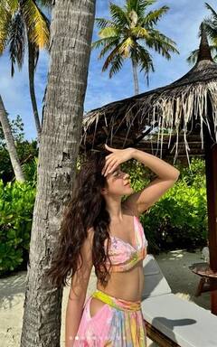 Shanaya Kapoor: ਬੀਚ 'ਤੇ ਸਮੁੰਦਰ ਦੀਆਂ ਲਹਿਰਾਂ ਨਾਲ ਮਸਤੀ ਕਰਦੀ ਨਜ਼ਰ ਆਈ ਸ਼ਨਾਇਆ ਕਪੂਰ, ਵੇਖੋ ਤਸਵੀਰਾਂ