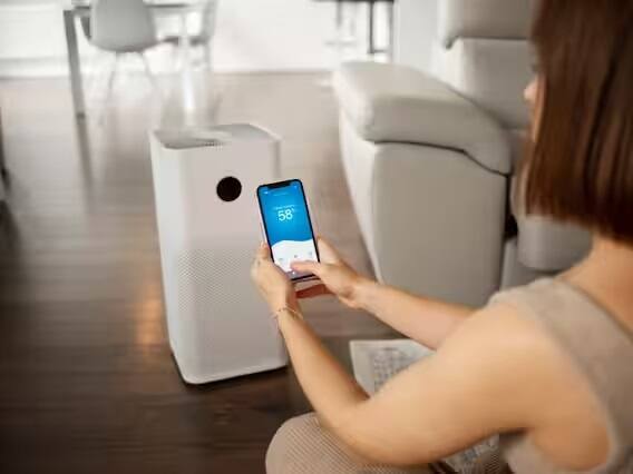 એર પ્યુરીફાયર: તમે ડાયસન, ફિલિપ્સ સહિત અન્ય બ્રાન્ડમાંથી એર પ્યુરીફાયર ખરીદી શકો છો. એર પ્યુરીફાયર હવામાં હાજર ગંદકીને ઘટાડે છે અને તમને સ્વચ્છ હવા પ્રદાન કરે છે.