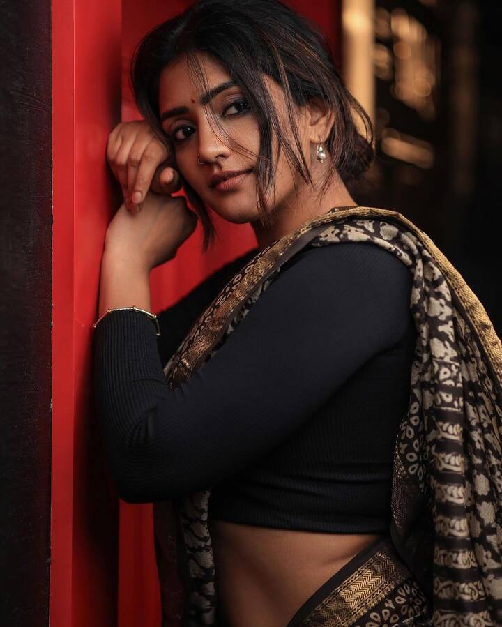 టాలీవుడ్ స్టార్ హీరో ఎన్టీఆర్ నటించిన 'అరవింద సమేత వీరరాఘవ' సినిమాలో సెకెండ్ హీరోయిన్ గా చేసింది.