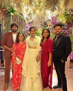 వరుణ్ - లావణ్య రిసెప్షన్లో నీహారిక ఫ్రెండ్స్ గ్యాంగ్ ఫోటోలు