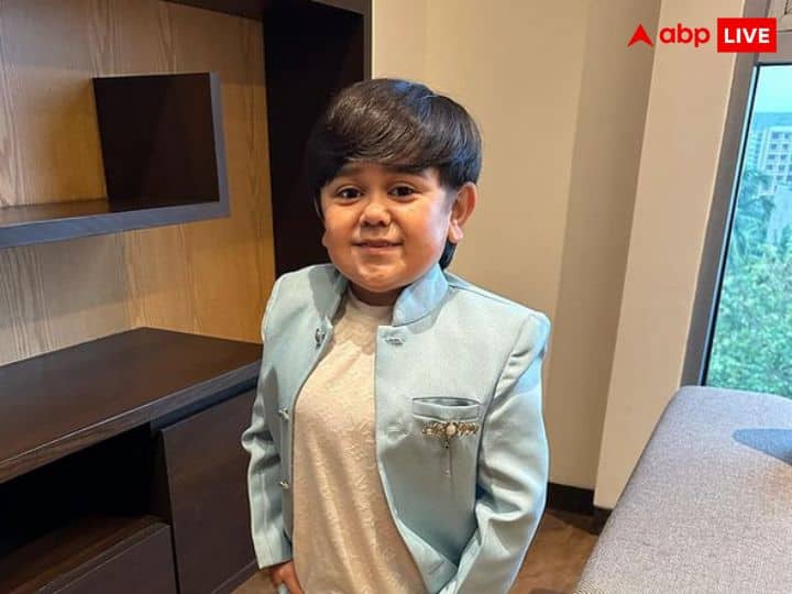 बिग बॉस 16 फेम Abdu Rozik ने किया पहला उमराह, फिलिस्तीन के लिए मांगी ये दुआ Bigg Boss 16 fame Abdu Rozik perform his first Umrah बिग बॉस 16 फेम Abdu Rozik ने किया पहला उमराह, फिलिस्तीन के लिए मांगी ये दुआ