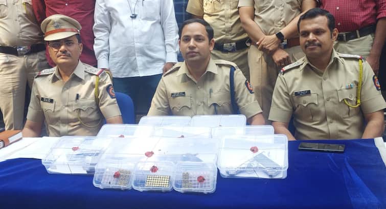 nagpur police arrested two accused with 9 pistols 1 country cutta 85 live cartridges illegal arms racket busted marathi crime news Nagpur : हत्येचा शोध घेणाऱ्या पोलिसांच्या हाती पिस्तुलचे रॅकेट, दोन सप्लायर अटकेत; ऐन दिवाळीच्या तोंडावर नागपूर पोलिसांचं यश