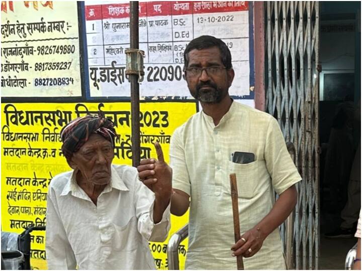 राजनांदगांव जिले के डोंगरगांव में 100 साल से अधिक उम्र के वयोवृद्ध व्यक्ति ने भी मतदान दिया. 101 वर्षीय उमेदी निषाद ने भी लोकतंत्र के पर्व में हिस्सा लिया और अपने मताधिकार का इस्तेमाल किया.