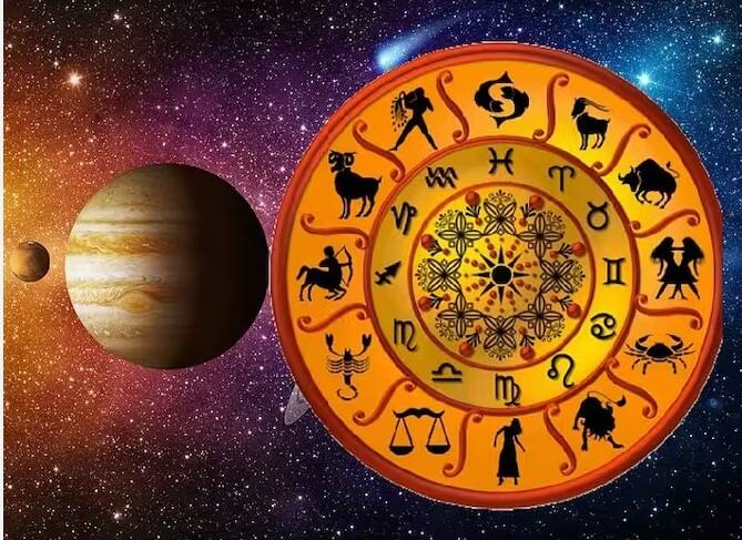 Lucky Zodiac Signs Of 2024: વર્ષ 2024 કેટલીક રાશિના લોકો માટે ખૂબ જ ભાગ્યશાળી રહેશે. આ રાશિના જાતકોને કરિયરના ક્ષેત્રમાં ઘણો ફાયદો થશે. ચાલો જાણીએ આ ભાગ્યશાળી રાશિઓ વિશે.