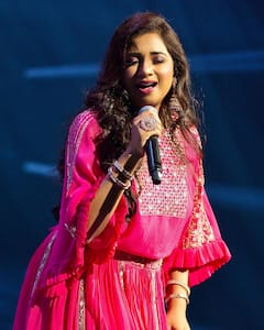 Shreya ghoshal: ఆమె గొంతు మధురం, అందంలో చక్కని చుక్క