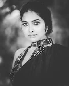 Divi vadthya: నల్ల చీరలో కిల్లర్ లుక్స్‌తో బిగ్ బాస్ దివి