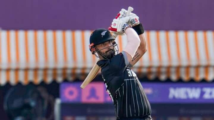 ড্যারিল মিচেল রয়েছেন নয় নম্বরে। কিউয়ি তারকা ১৩টি ছয় মেরেছেন।