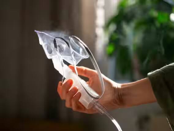 ભારે પ્રદૂષણના સમયમાં, લોકો બ્રીથિંગ એનલાઇઝરનો ઉપયોગ કરીને શ્વસન સમસ્યાઓથી બચી શકે છે. આ સિવાય બ્રીથિંગ એનાલાઈઝર પણ તમને એલર્ટ આપે છે. જો તમને શ્વાસ લેવામાં તકલીફ થાય છે, તો આ ઉપકરણ તરત જ તમને ચેતવણી આપે છે જેથી તમે તરત જ ડૉક્ટરની સલાહ લઈ શકો. બીજી બાજુ, જો તમને શ્વાસ લેવામાં તકલીફ હોય, તો તમે ઇન્હેલરનો પણ ઉપયોગ કરી શકો છો. અમારી સલાહ છે કે કોઈપણ ઉપકરણનો ઉપયોગ કરતા પહેલા તમારે તમારા ડૉક્ટરની સલાહ લેવી જોઈએ.