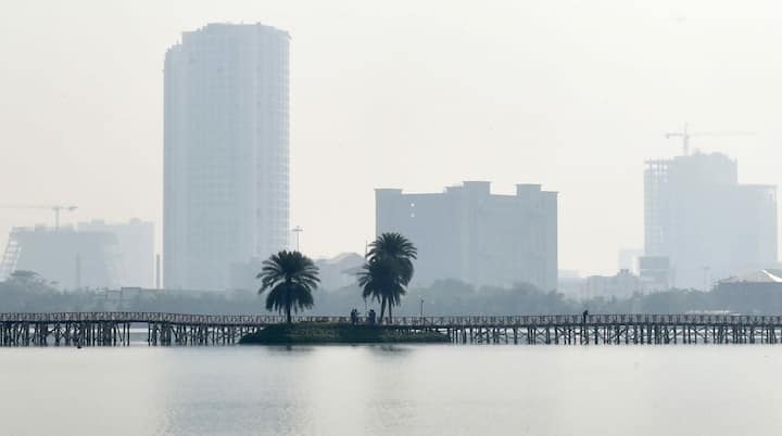 দক্ষিণবঙ্গের মতোই উত্তরবঙ্গেও (Winter in North Bengal) ইতিমধ্যেই শীতের আমেজ অনেকটা বেড়েছে। আপাতত বৃষ্টির কোন সম্ভাবনা নেই (No Rain Prediction)।