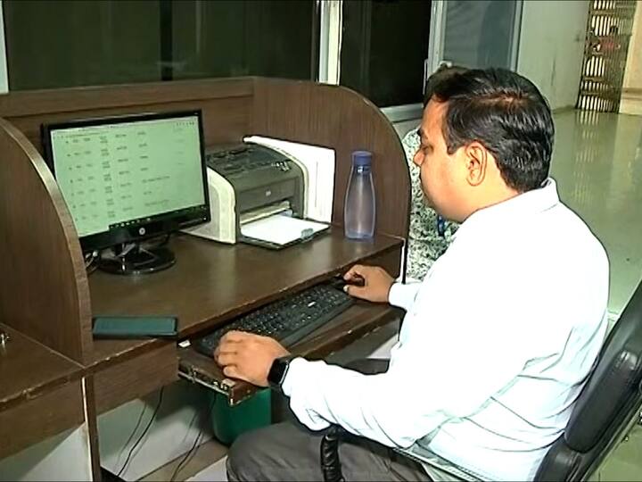 अर्ज केल्यानंतर सदरील अर्ज त्या-त्या तहसील, उपविभागीय अधिकारी स्तरावर या सर्व कागदपत्रांची छाननी केली जात आहे.