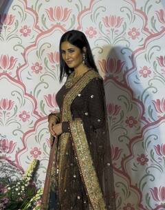 Ramesh Taurani Diwali Bash: रमेश तौरानी की दिवाली पार्टी में सजधज कर पहुंचीं कैटरीना कैफ, फ्लोरल लहंगे में दिखीं बेहद हसीन