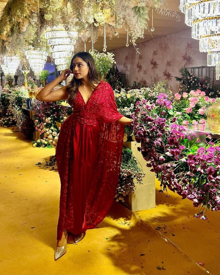 నిహారిక ఫ్రెండ్స్ (Image Credit: Vithika sheru/ Instagram)