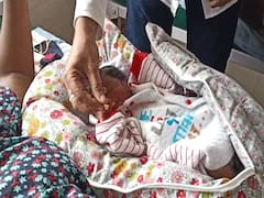 14 குழந்தைகளுக்கு தங்க மோதிரம் பரிசளித்த மயிலாடுதுறை கமல்ஹாசன் நற்பணி இயக்கத்தினர்