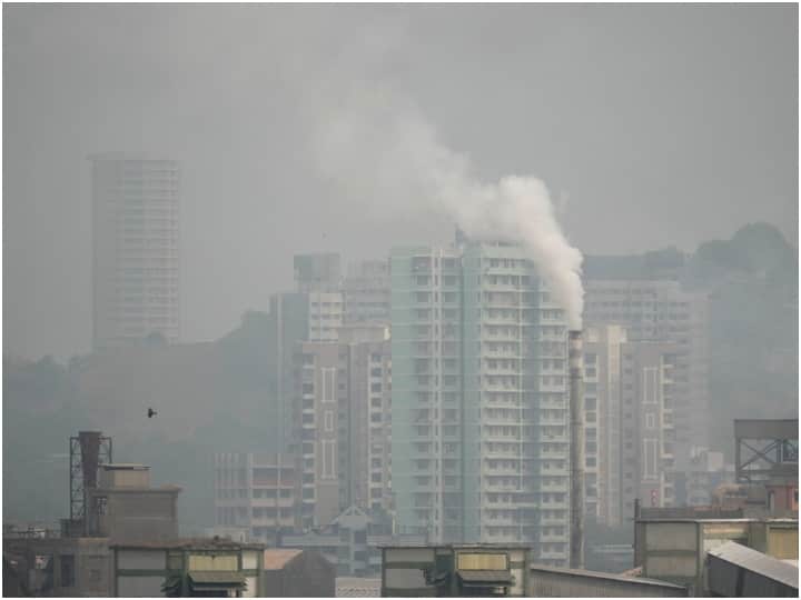 mumbai BMC takes action against gold and silver smelting unts to curb pollution Mumbai Air Pollution: मुंबई में सोना-चांदी गलाने वाले यूनिट के खिलाफ BMC की बड़ी कार्रवाई, ध्वस्त की गईं चिमनियां