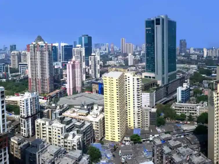 Builder sells two flats in Mumbai to 150 buyers, collects Rs 30 Crore police arrested builder Crime News :  फ्लॅट दोन, खरेदीदार 150;  विरारमध्ये बिल्डरचा झोलझाल, पोलिसांकडून अटक