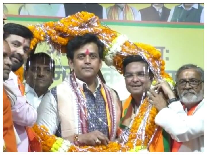 Chhattisgarh Assembly Elections 2023 Gorakhpur MP and famous Bhojpuri artist Ravi Kishan was on a tour of Durg district ann Chhattisgarh Elections 2023: बीजेपी सांसद रवि किशन ने कांग्रेस पर किया तंज, कहा- ‘जिंदगी झंड बा फिर भी घमंड बा’