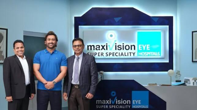 આ મેક્સિવિઝન સુપર સ્પેશિયાલિટી આંખની હોસ્પિટલ છે. આની જાહેરાત કરતા હોસ્પિટલોએ એક પ્રેસ રિલીઝમાં કહ્યું છે કે એમએસ ધોનીને આઇકોન તરીકે જોવામાં આવે છે. આવી સ્થિતિમાં તે લોકોને આંખના રોગો વિશે પ્રોત્સાહિત કરી શકે છે.