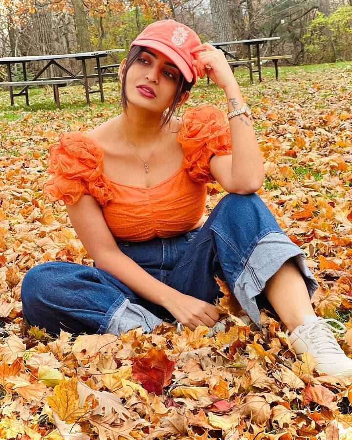 అనన్య నాగళ్ల అందమైన ఫోటోలు అభిమానులను అలరిస్తోంది. (Image credit: Ananya Nagalla/instagram)