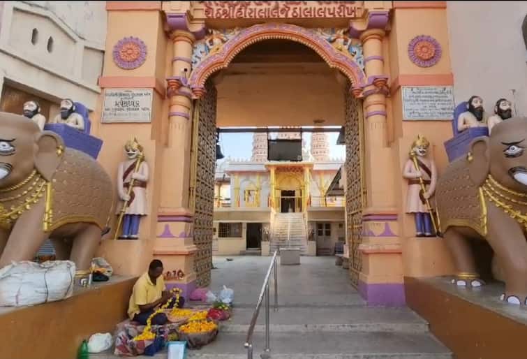 Ban on entering Ranchodji temple in Petlad wearing short clothes Anand: ગુજરાતના વધુ એક પ્રખ્યાત મંદિરમાં ટૂંકા વસ્ત્રો પહેરી પ્રવેશ પર લાગ્યો પ્રતિબંધ