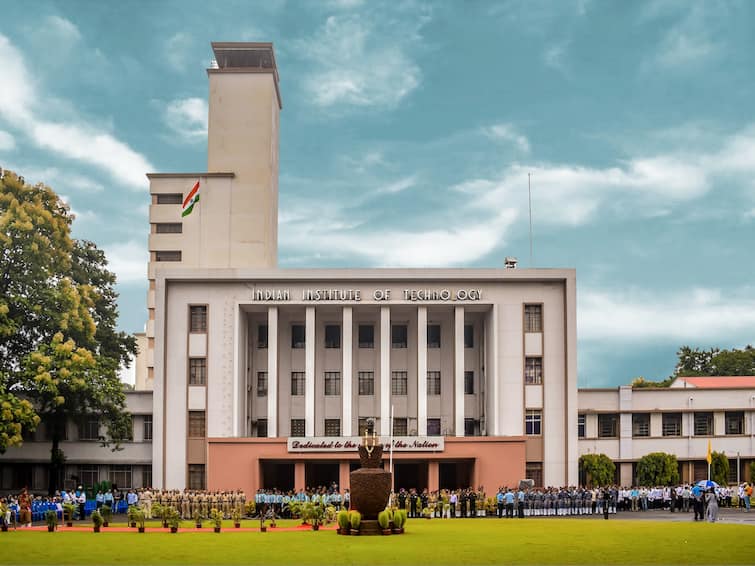 IIT Kharagpur Issues Clarification After Convocation Dress Code Sparks Row