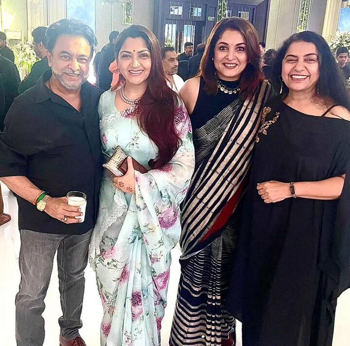 நடிகைகள் சுஹாசினி, ரம்யா கிருஷ்ணன், குஷ்பு ஆகியோர் கமல் பிறந்தநாள் பார்ட்டியில் கலந்து கொண்டனர்.