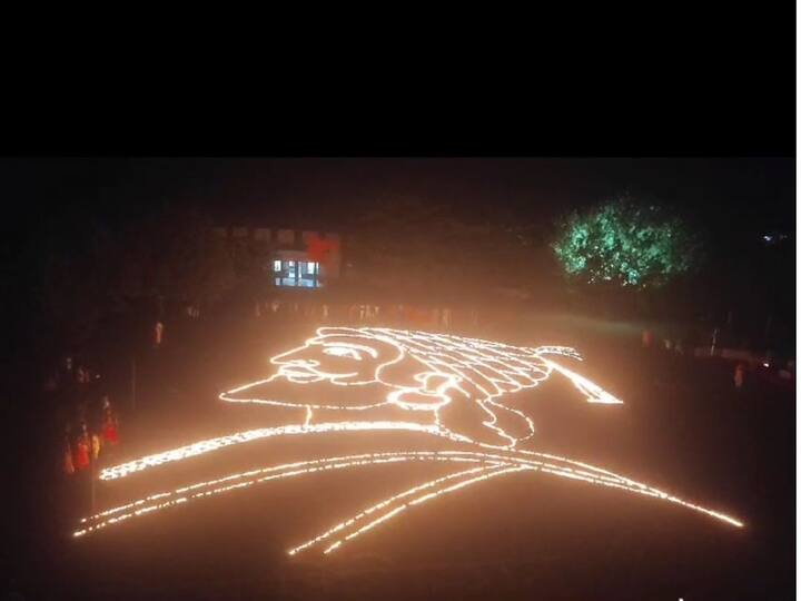 सोबतच 54 किलो फुले आणि 45 किलो रांगोळीच्या सहायाने 'दिव्य शिवोत्सव व राजमुद्रा' साकारण्यात आली होती.