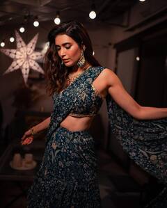 karishma tanna: ડિઝાઈનર સાડીમાં કરિશ્મા તન્નાએ શેર કરી ગ્લેમરસ તસવીરો