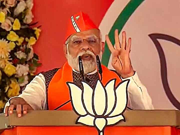 Madhya pradesh Election 2023 Pm Modi visit Morena and targets congress in political rally 'कांग्रेस कहती थी देश के संसाधन पर पहला हक मुसलमान का है और हम कहते हैं...', बोले पीएम मोदी