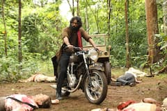 Captain Miller New Stills: மிரட்டலான தனுஷ்.. புயலாக மாறிய பிரியங்கா மோகன்.. கேப்டன் மில்லர் படத்தின் புது ஸ்டில்ஸ்!