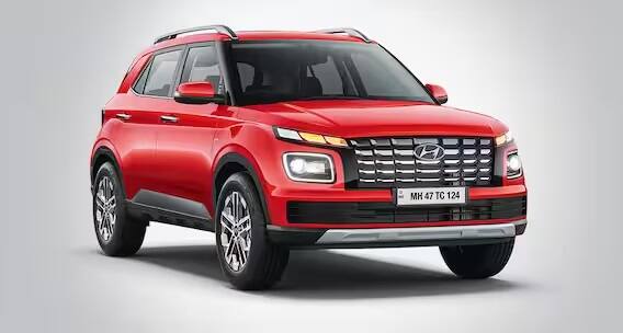 આ યાદીમાં વિશાળ બૂટ સ્પેસ ધરાવતી સાતમી SUV Hyundai Venue છે, જે 350 લિટરની સારી બૂટ સ્પેસ ધરાવે છે. તેને ખરીદવા માટે તમારે એક્સ-શોરૂમ 7.9 લાખ રૂપિયાની પ્રારંભિક કિંમત ખર્ચ કરવી પડશે.