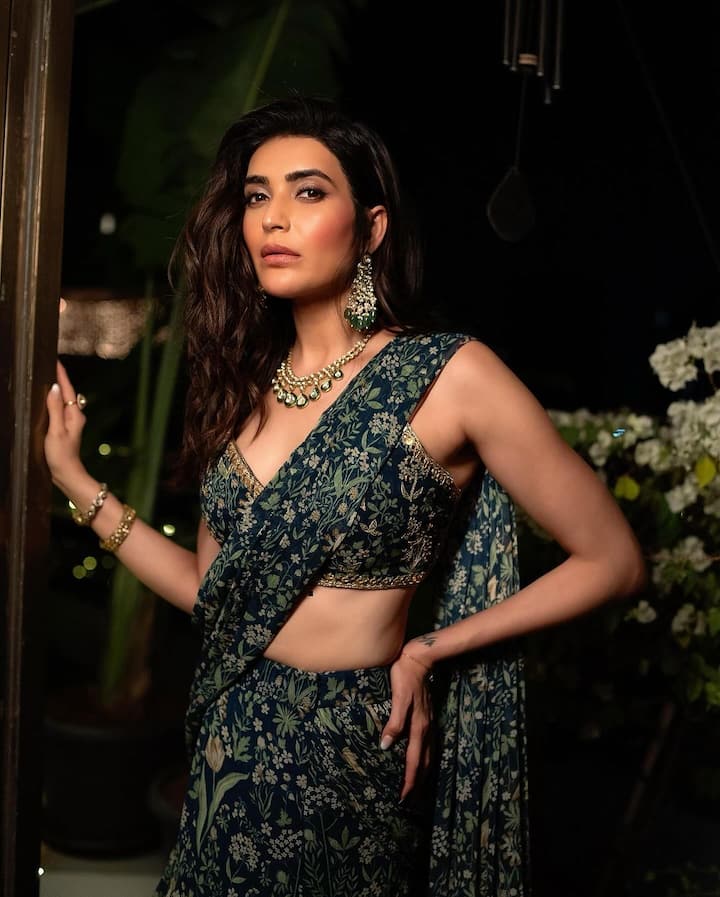 karishma tanna: ડિઝાઈનર સાડીમાં કરિશ્મા તન્નાએ શેર કરી ગ્લેમરસ તસવીરો