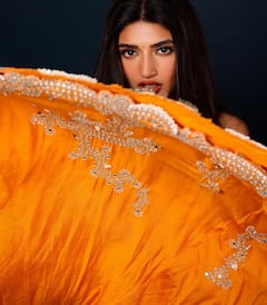 Sreeleela Photos : ఆరెంజ్​ డ్రెస్​లో క్యూట్​ ఫోజులిచ్చిన శ్రీ లీల