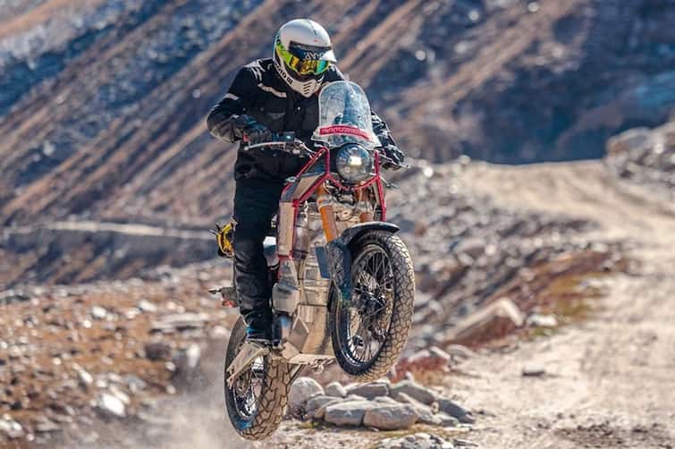 Electric Bike News: royal enfield himalayan electric previews upcoming model launch in 2025 in market હવે Royal Enfield પણ આવશે ઇલેક્ટ્રિક વર્ઝનમાં, મૉડલનું ટેસ્ટિંગ શરૂ, આ સમયે થશે લૉન્ચ.......