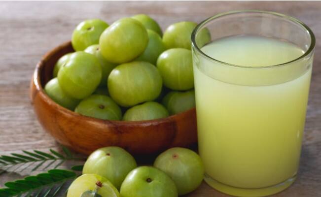 જો તમે આમળાનું વધુ માત્રામાં સેવન કરો છો તો તેનાથી પેટ ખરાબ થઈ શકે છે. ઝાડા અને પેટ સંબંધિત ઘણી સમસ્યાઓ થઈ શકે છે.