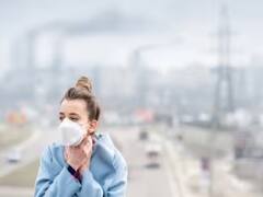 Pollution: થોડી-થોડી ખાંસી આવતી હોય તો થઇ જાઓ સાવધાન, આ ખતરનાક બિમારીનું છે લક્ષણ