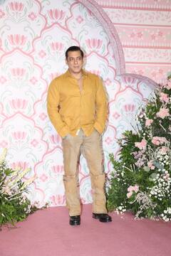 Salman, Katrina, Sidharth And Other B-Town Celebs Attend Ramesh Taurani's Diwali Bash