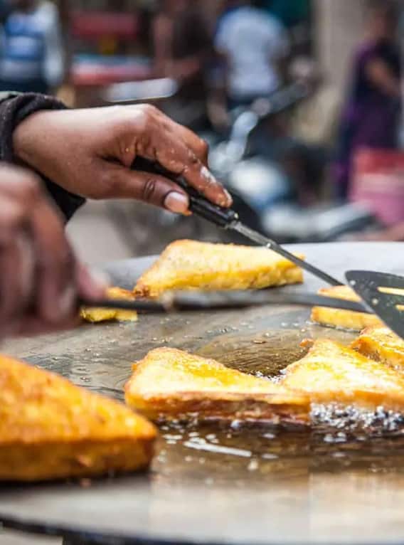 ये हैं दिल्ली की फेमस स्ट्रीट फूड, नाम लेने से मुंह में आता है पानी